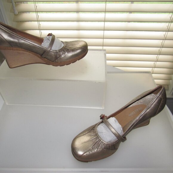 Kenneth Cole Reaction "Cede the Way" Bronze Wedge Heels Size 8 | Mary Jane - Picture 1 of 6